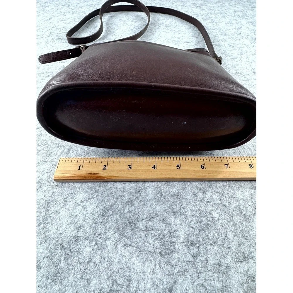 Vintage Coach Mambo 9062 Crossbody Shoulder‎ Bag Women's Brown Mahogany Leather